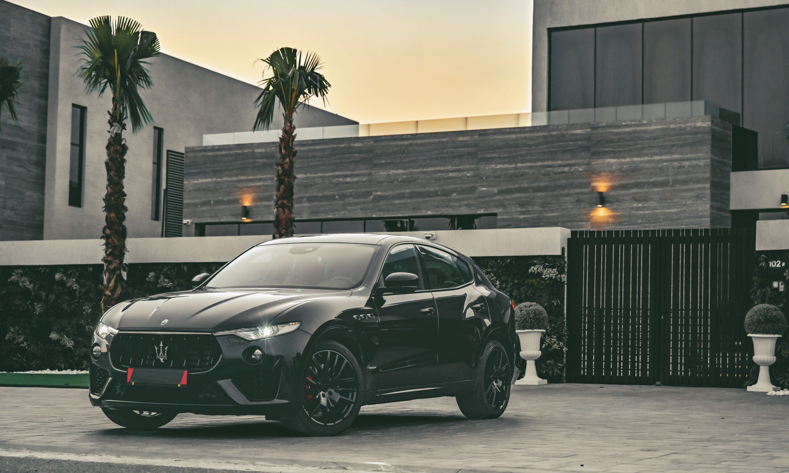 Premium Car Rental JLT: A Smart Option For Luxury Mobility